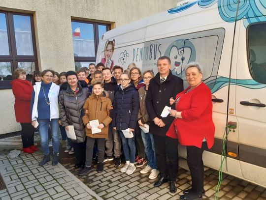 Dentobus w gminie Brodnica. Troska o zęby najmłodszych 