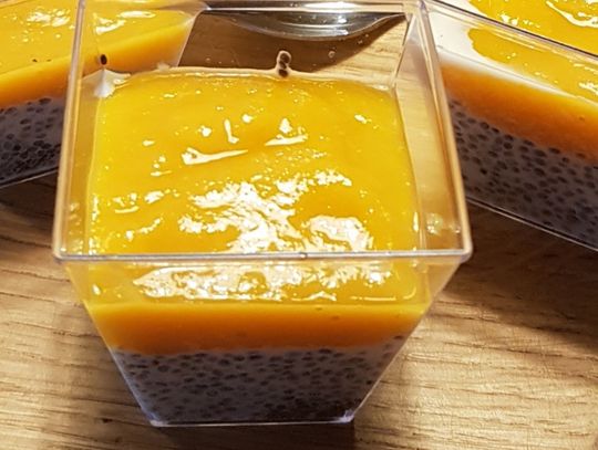 Deser chia z mango