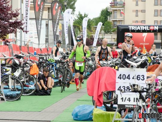 Inauguracja Triathlon Series w Brodnicy. Pływanie, rower i bieg