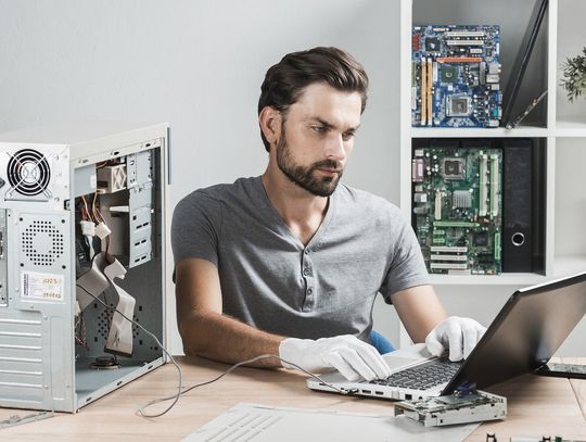 Jak samodzielnie naprawić laptop?