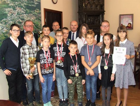 Młodzi brydżyści na podium