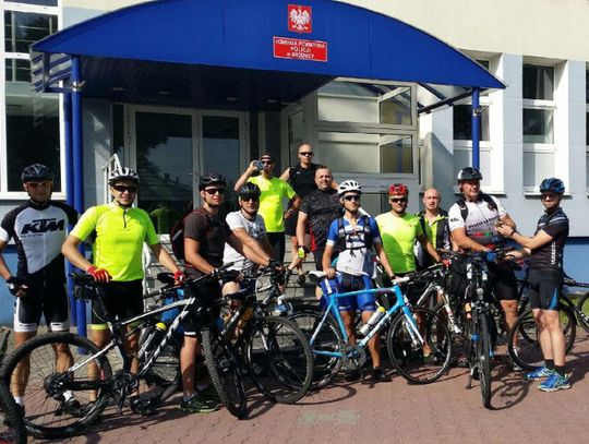 „Mundur na rowerze”. Brodnicki policjant dołączył do sztafety