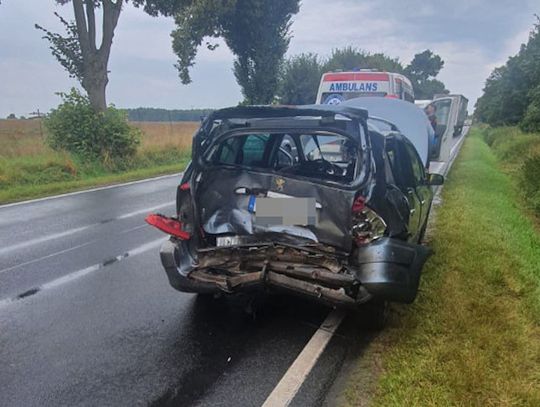 Najechał na tył poprzedzającego auta i stracił prawo jazdy