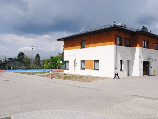 Niech słońce jaśniej zaświeci. W domu dziecka, na Słonecznej