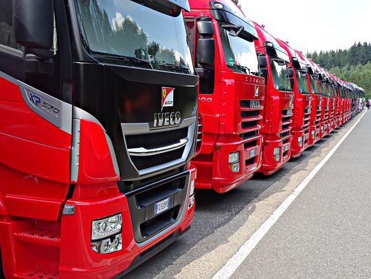 Ochrona ładunku w transporcie drogowym i morskim