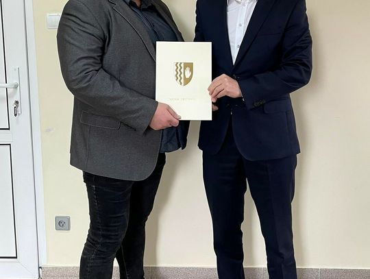 Podpisanie umowy na budowę parkingu 