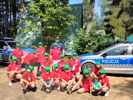 Policjanci na obozie drużyn pożarniczych
