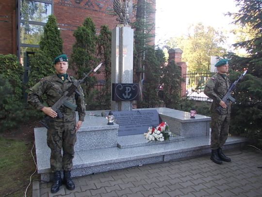 POWSTANIE WARSZAWSKIE 1944. Chwała bohaterom!