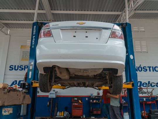 Prasa hydrauliczna w motoryzacji – czy warto ją posiadać?