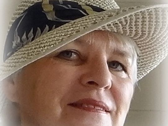 Spod kapelusza. Z tęsknoty za normalnością