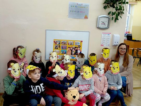 Spotkanie przedszkolaków z Kubusiem Puchatkiem 
