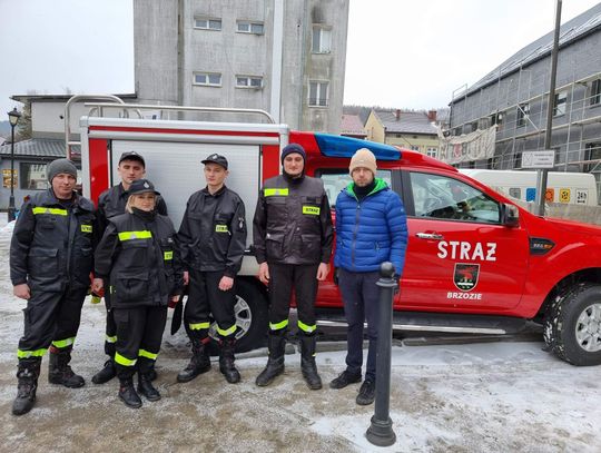 Strażacy z gminy Brzozie pomagają uchodźcom w Ustrzykach Dolnych