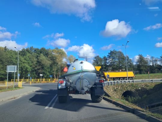Światłowód na każdej ulicy, a ścieki sobie płyną