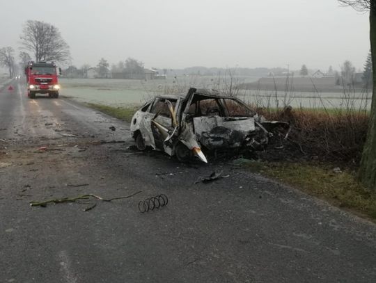 Tragiczny wypadek w powiecie brodnickim. Kierowca spłonął w aucie