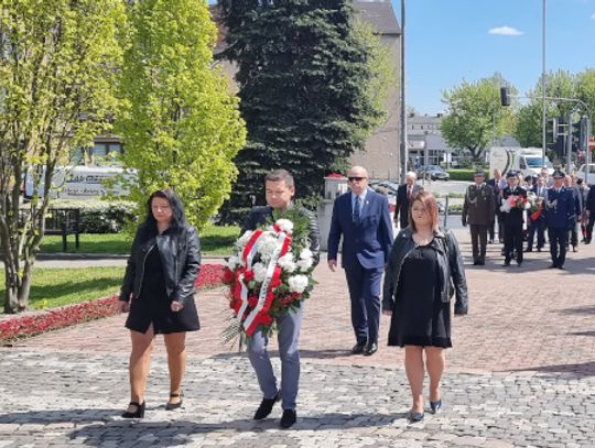 W hołdzie bohaterom i ofiarom wojny