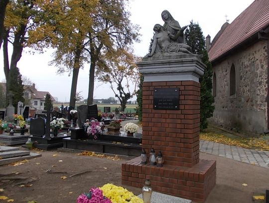 Wszystkich Świętych – jak dojechać na cmentarze