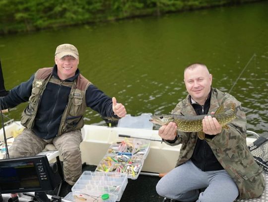 Zawody wędkarskie mundurowych. Szczupak, okoń, płoć