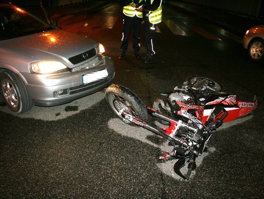 Zderzenie osobówki z motocyklem