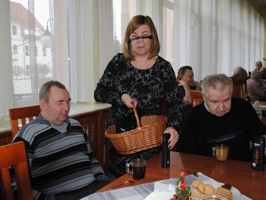 Życzenia, upominki i szczepienie. U jubilatów – babć i dziadków!