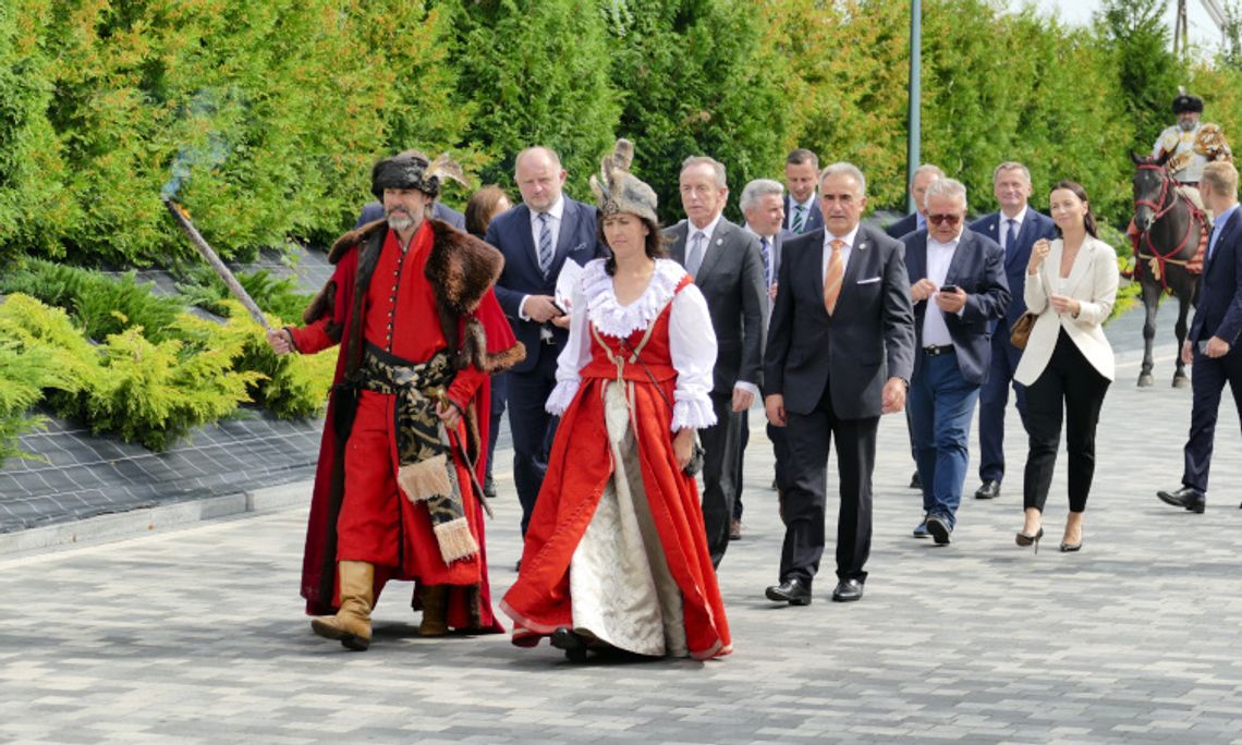 Biesiada z senatorem w pięknych okolicznościach przyrody