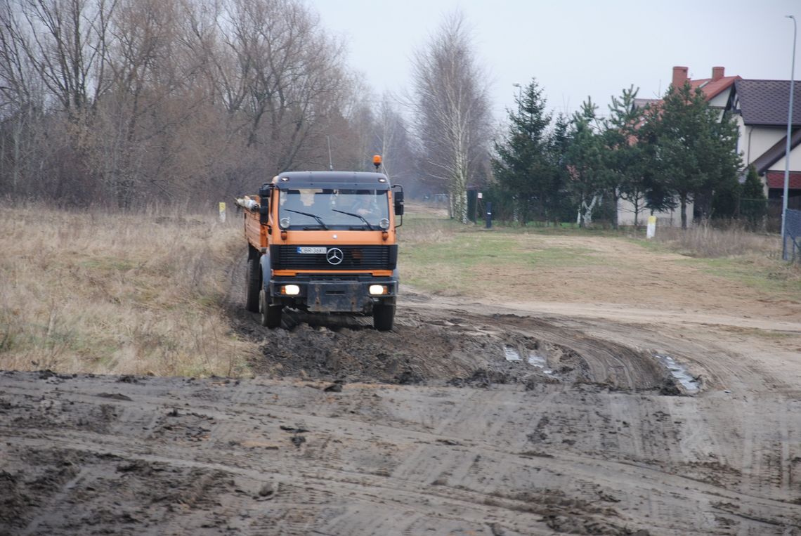 Błyskawiczna reakcja. Niszczenie drogi