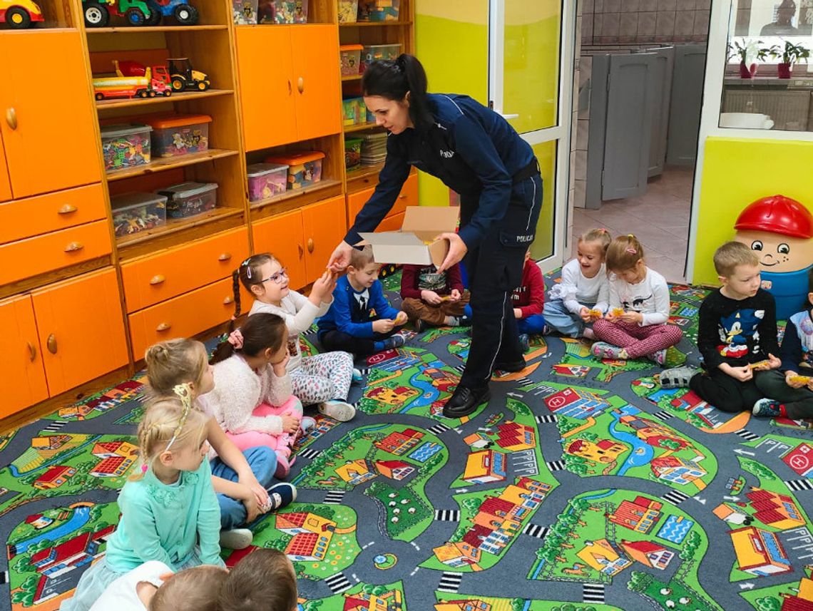 Choinka świecąca przykładem