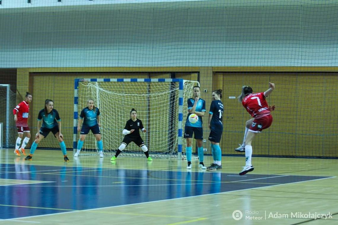 Futsal kobiet, ekstraliga. Przejechały się