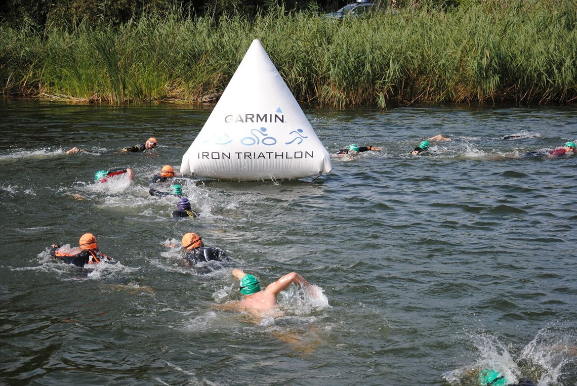 Garmin  Iron Triathlon Brodnica 2021. Ławica ruszyła