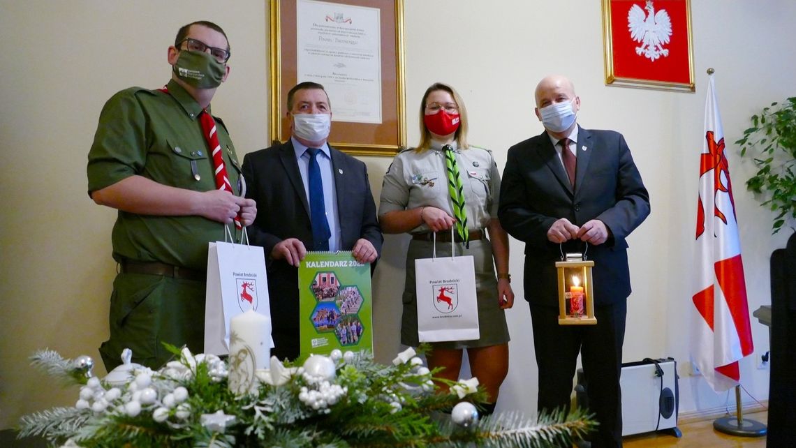 Harcerze u starosty z betlejemskim przesłaniem  
