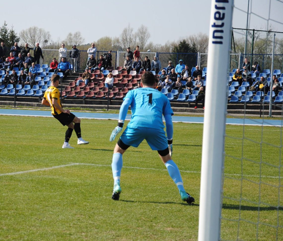 IV liga piłki nożnej. Sparta Brodnica – Unia Janikowo 0:0. Remis nikogo nie krzywdzi