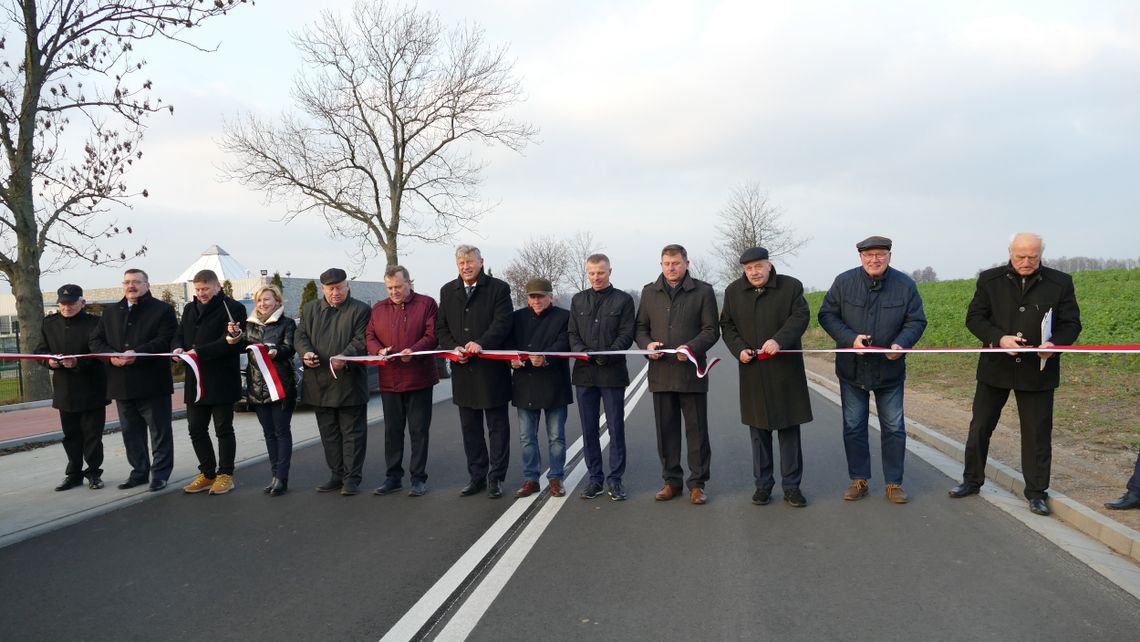 Kolejny odcinek drogi ze ścieżką dla rowerów