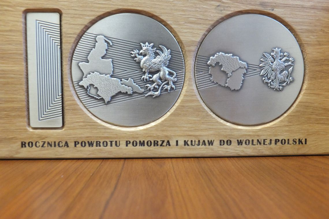 Medal Stulecia Powrotu Pomorza i Kujaw do Wolnej Polski