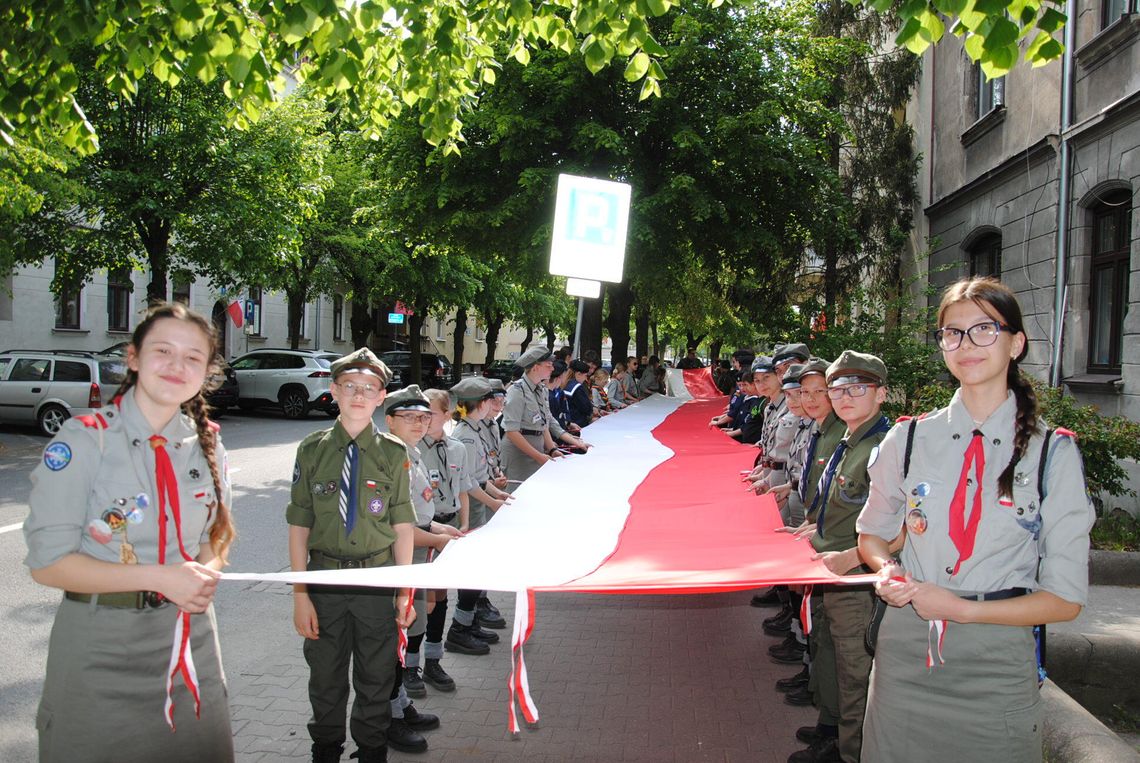 Niezwyciężone barwy biało czerwone