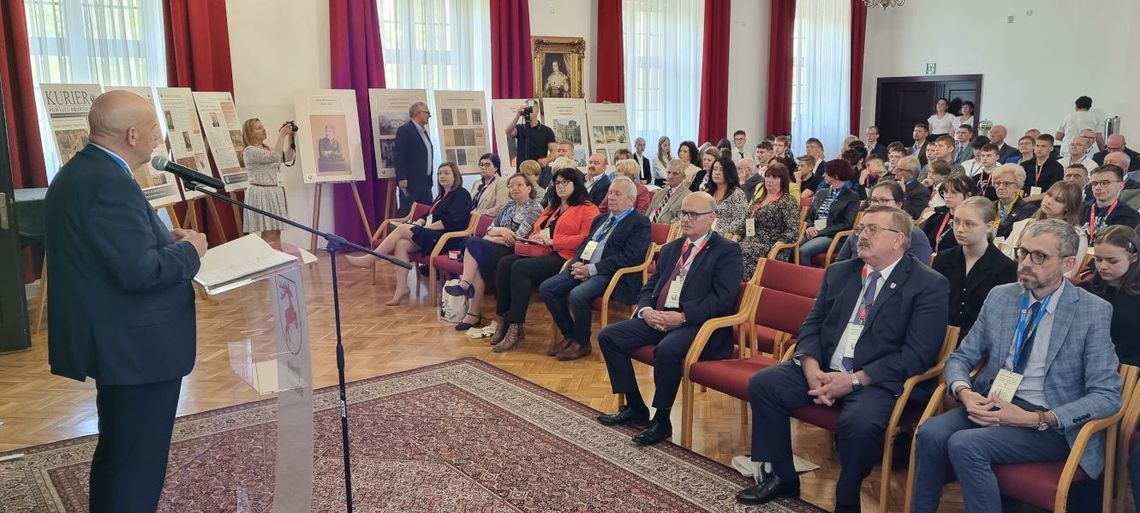 O życiu i twórczości Brzeskiej i Karwatowej