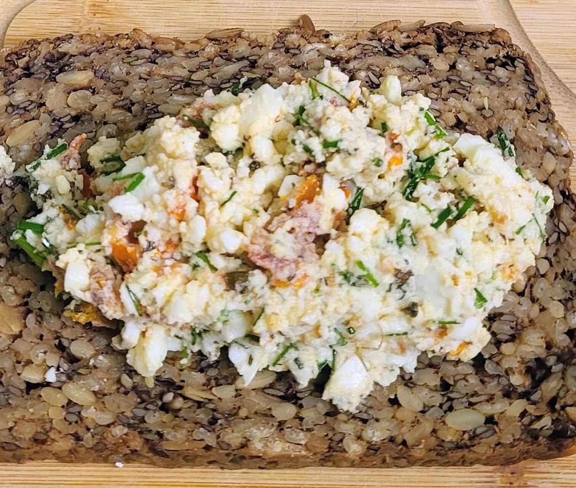 Pasta jajeczna z suszonymi pomidorami Pasta jajeczna z suszonymi pomidorami