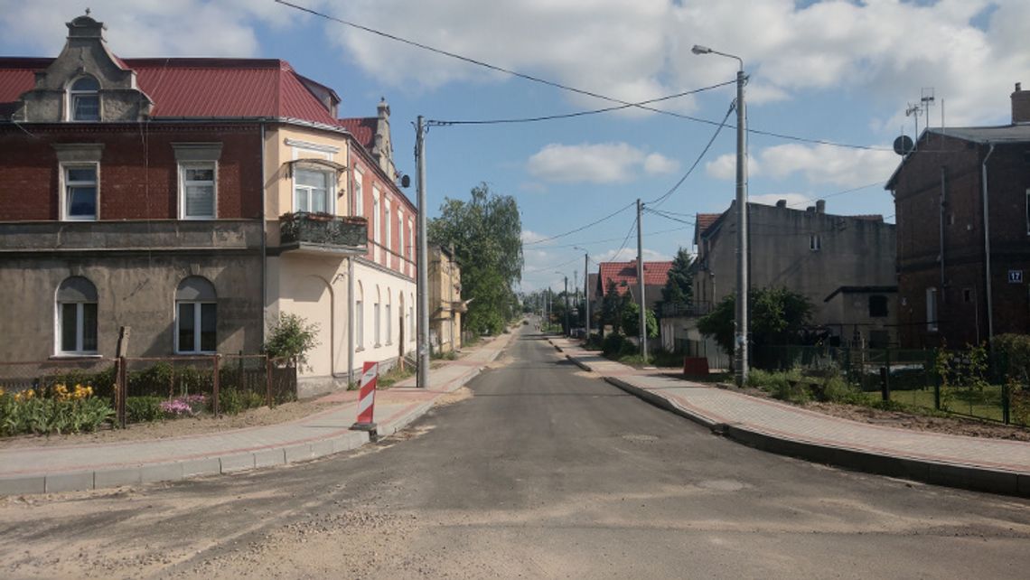 Powstają nowe chodniki i jezdnie