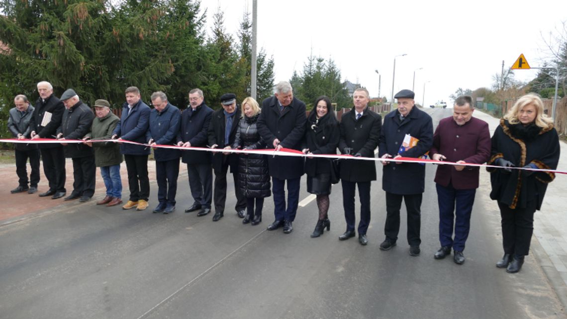 Przebudowana, wzmocniona, ze ścieżką. Droga powiatowa Brodnica – Karbowo