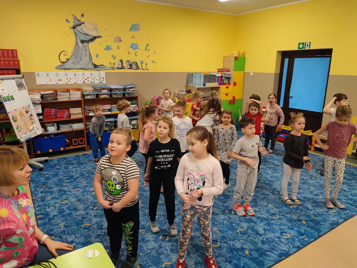 Roztańczona lekcja biblioteczna