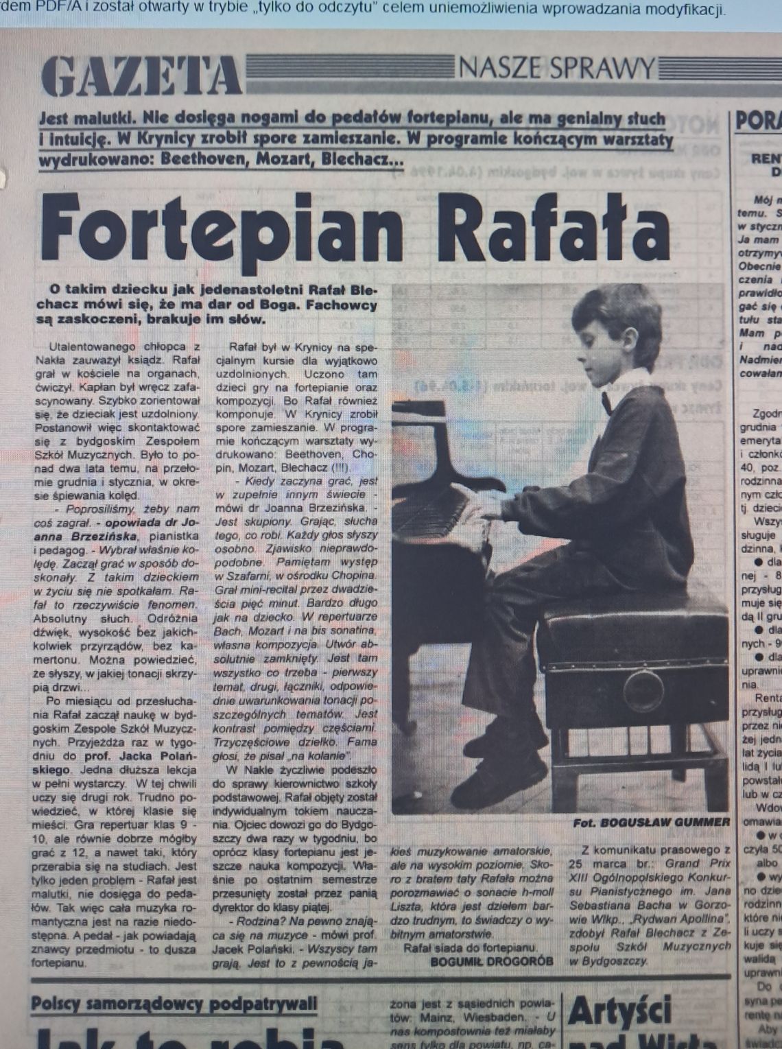 Słyszy w jakiej tonacji skrzypią drzwi Słyszy w jakiej tonacji skrzypią drzwi