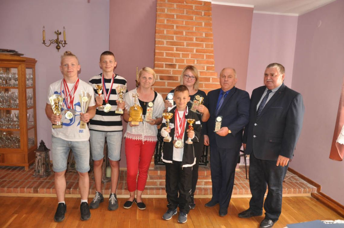 Stypendia i nagrody