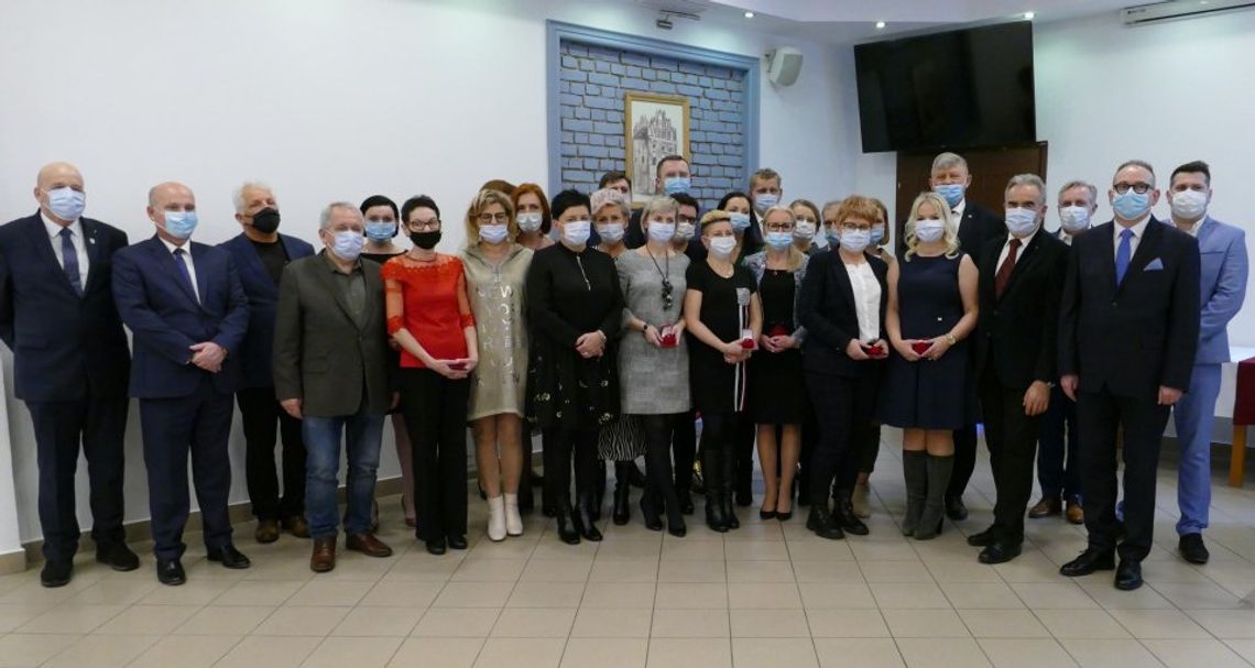 Uhonorowani za zasługi dla ochrony zdrowia