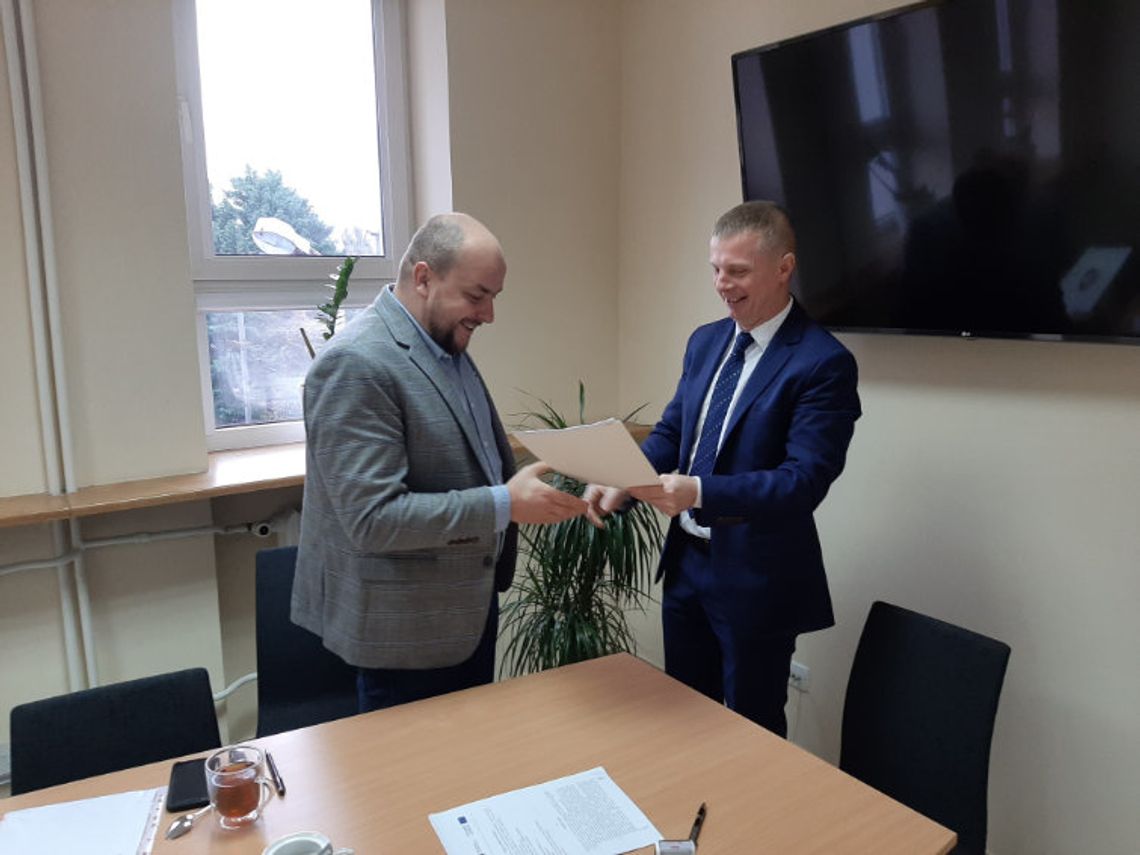 Umowa na budowę ścieżki podpisana. Z  Brodnicy do Osieka  