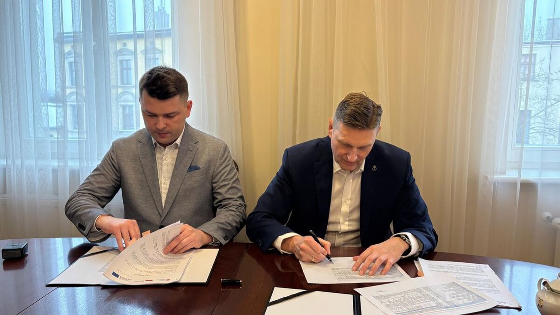 Umowa na termomodernizację obiektów oświatowych Umowa na termomodernizację obiektów oświatowych