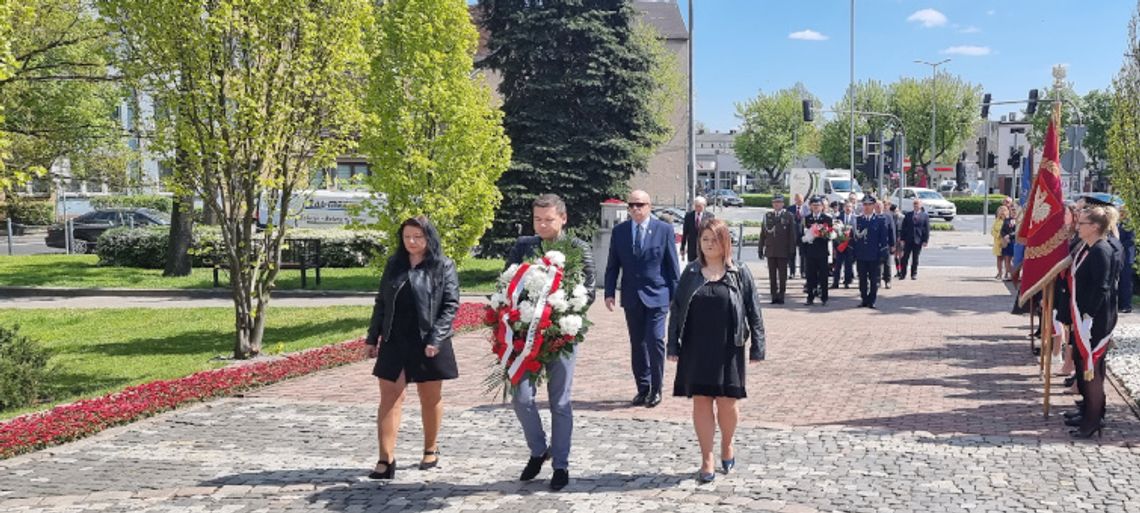 W hołdzie bohaterom i ofiarom wojny