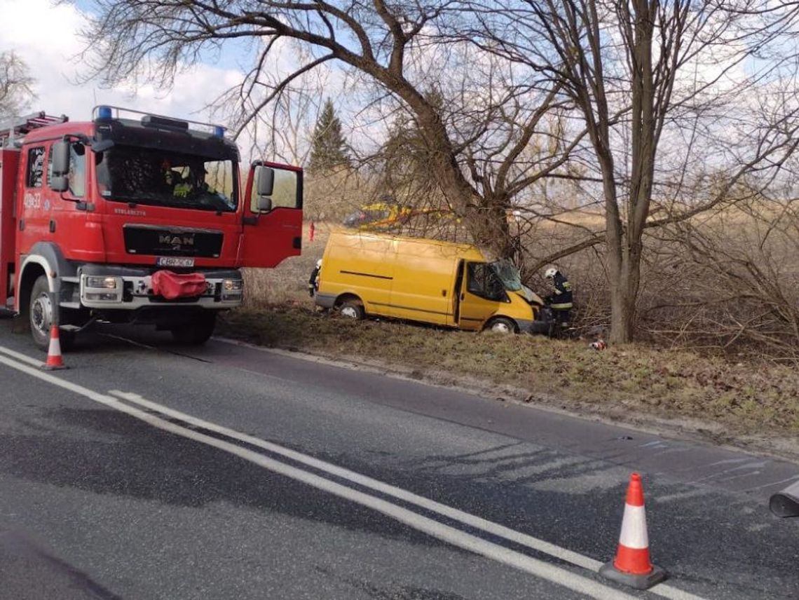 Wypadek w Gutowie - ranny kierowca trafił do szpitala