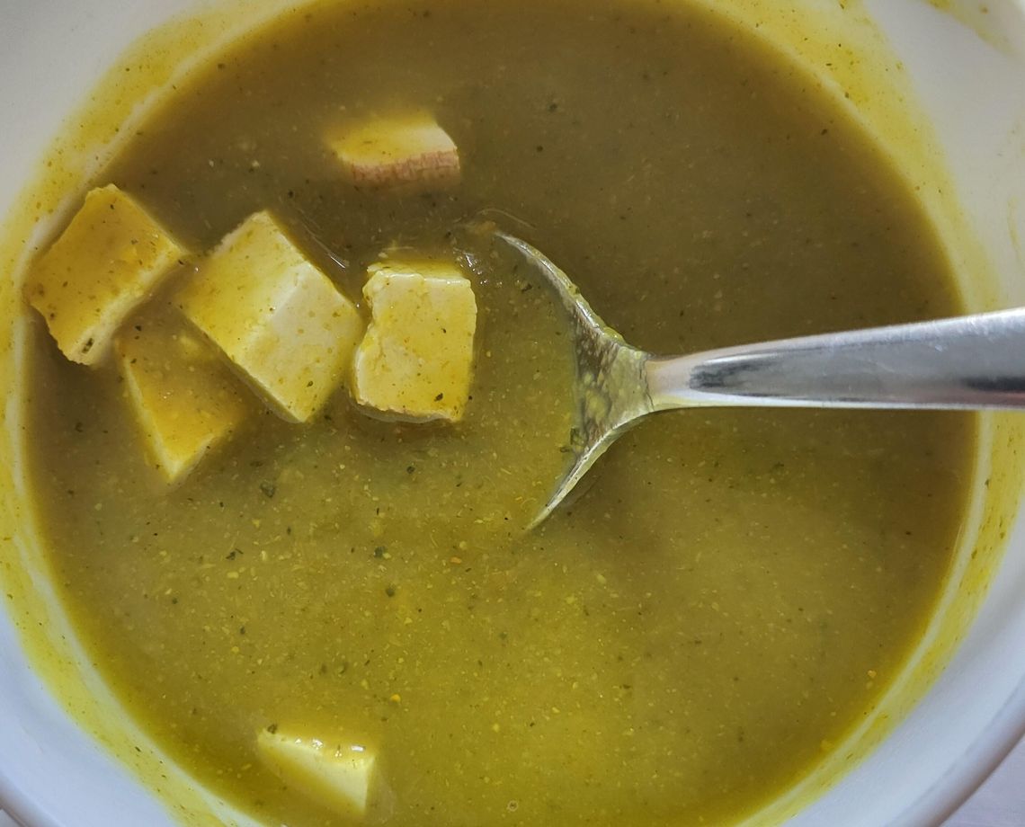 Zupa z cukinii, z tofu i curry Zupa z cukinii, z tofu i curry